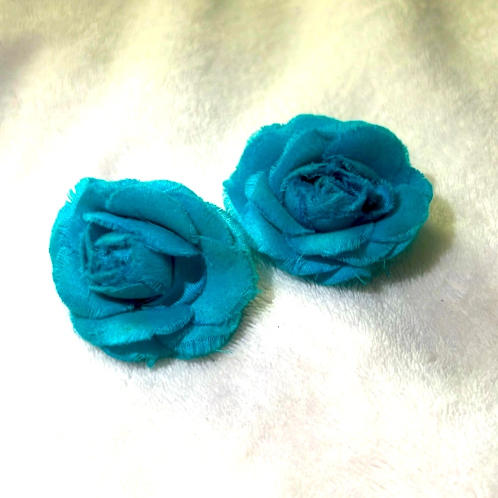 Flower Clips /Gren and Blue.. - Picture 4 of 5